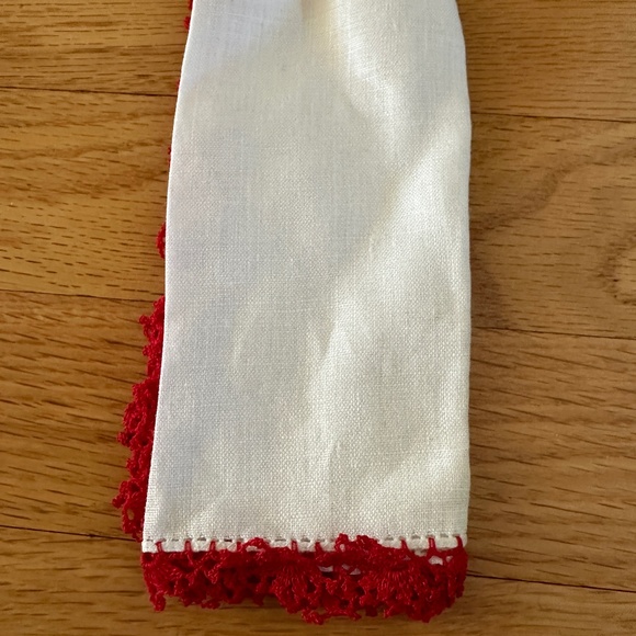 Vintage Embroidered Linen Dresser Scarf Runner Crochet Edge 34" Length - Picture 16 of 16